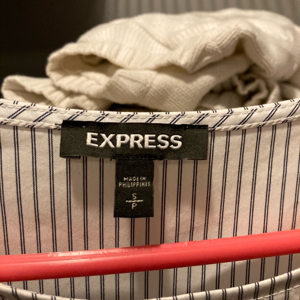 Express Top - Picture 2 of 3